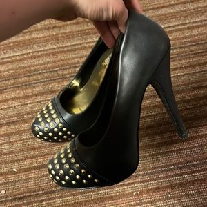 Size 8 black heels